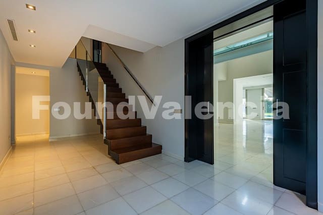 5 bedroom Villa for sale in Rocafort - € 1,800,000 (Ref: 7244280)