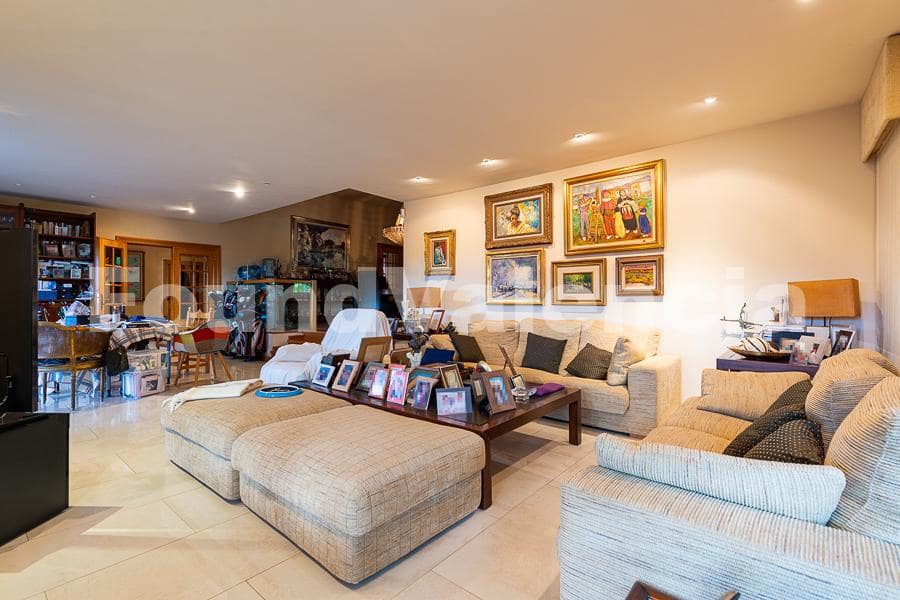 7 slaapkamer Villa te koop in Burriana / Borriana - € 1.200.000 (Ref: 7250584)