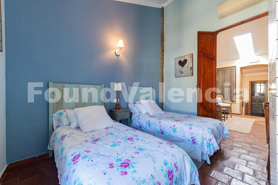 4 soveværelse Villa til salg i Alzira - € 535.000 (Ref: 7329874)