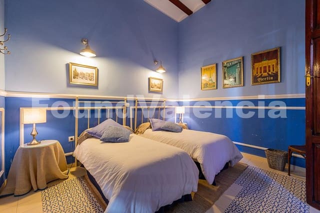 4 bedroom Villa for sale in Alzira - € 535,000 (Ref: 7329874)