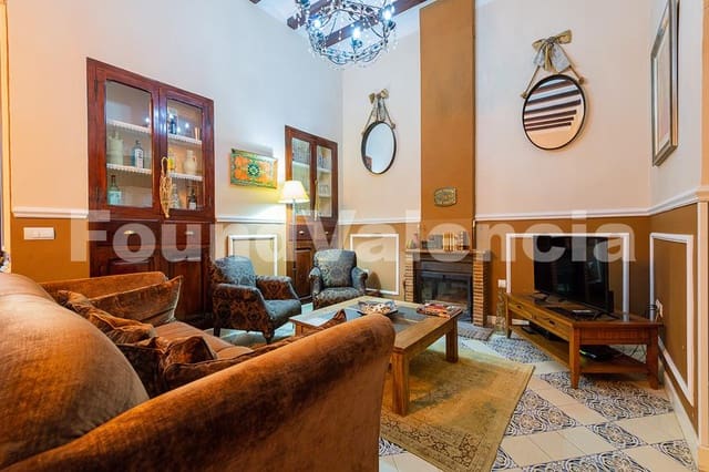 4 bedroom Villa for sale in Alzira - € 535,000 (Ref: 7329874)