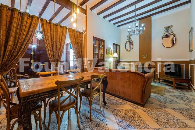 4 bedroom Villa for sale in Alzira - € 535,000 (Ref: 7329874)