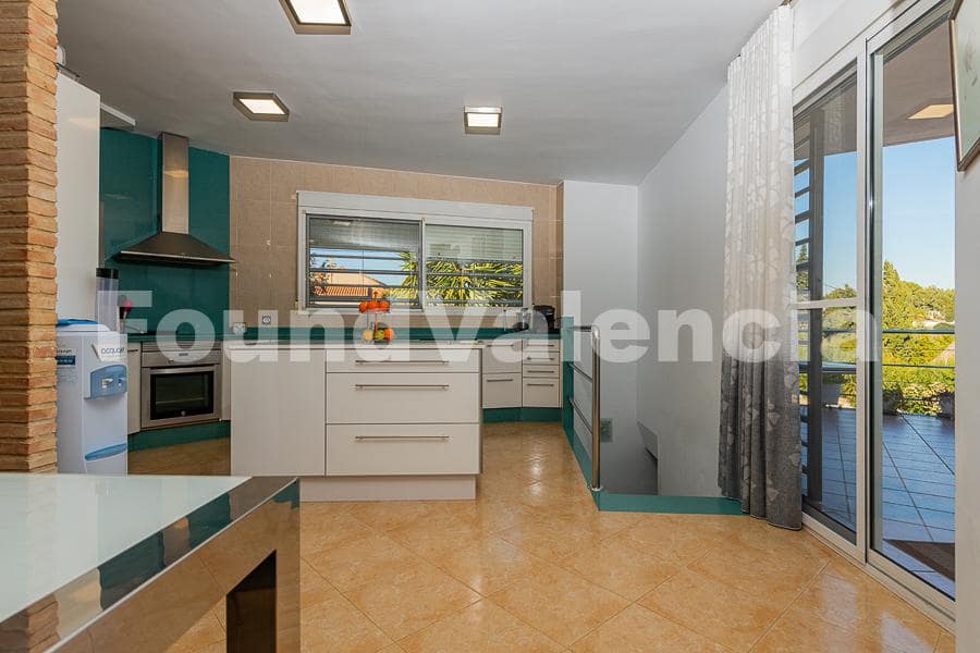 4 soveværelse Villa til salg i Alberic - € 525.000 (Ref: 7372277)