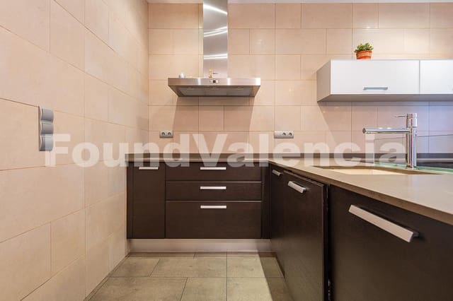 5 bedroom Apartment for sale in Alberic - € 450,000 (Ref: 7373803)