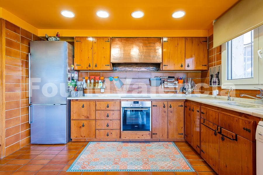 5 slaapkamer Villa te koop in Chiva - € 550.000 (Ref: 7555886)