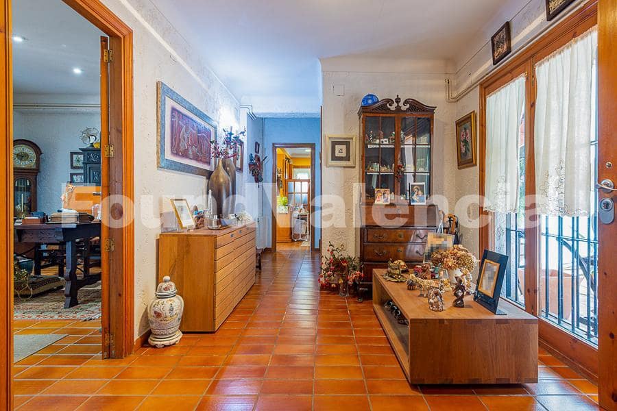 5 slaapkamer Villa te koop in Chiva - € 550.000 (Ref: 7555886)