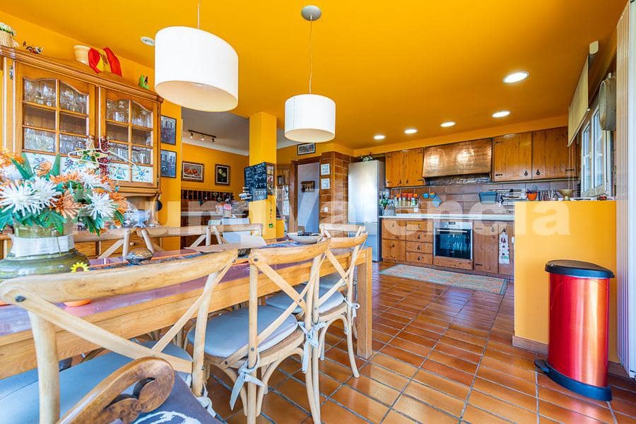 5 slaapkamer Villa te koop in Chiva - € 550.000 (Ref: 7555886)