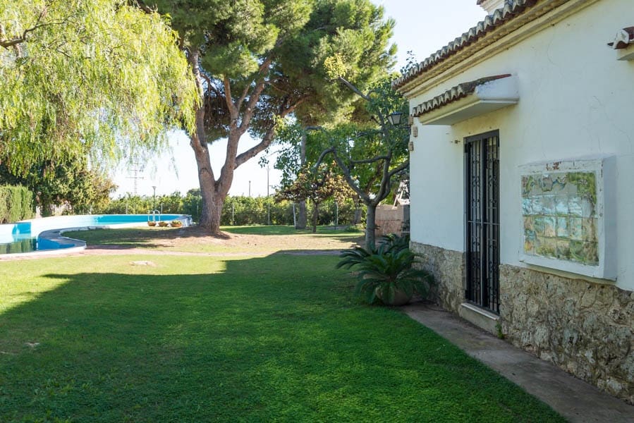 10 bedroom Finca/Country House for sale in Museros - € 1,900,000 (Ref: 7646907)