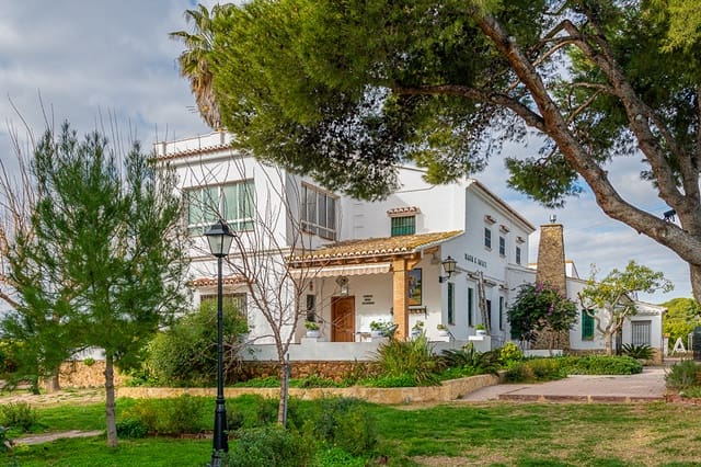 10 bedroom Finca/Country House for sale in Museros - € 1,900,000 (Ref: 7646907)