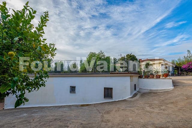 7 bedroom Finca/Country House for sale in Godelleta - € 380,000 (Ref: 7966654)
