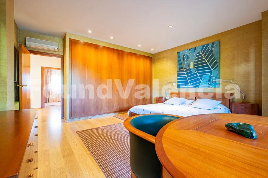 6 soveværelse Villa til salg i Chiva - € 1.390.000 (Ref: 8002326)