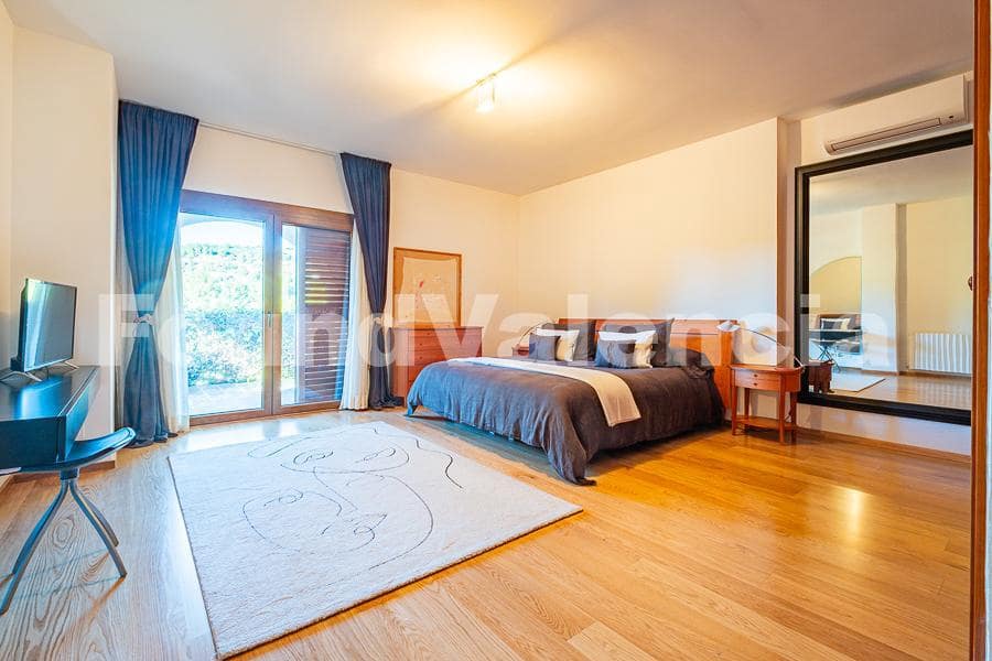 6 soveværelse Villa til salg i Chiva - € 1.390.000 (Ref: 8002326)