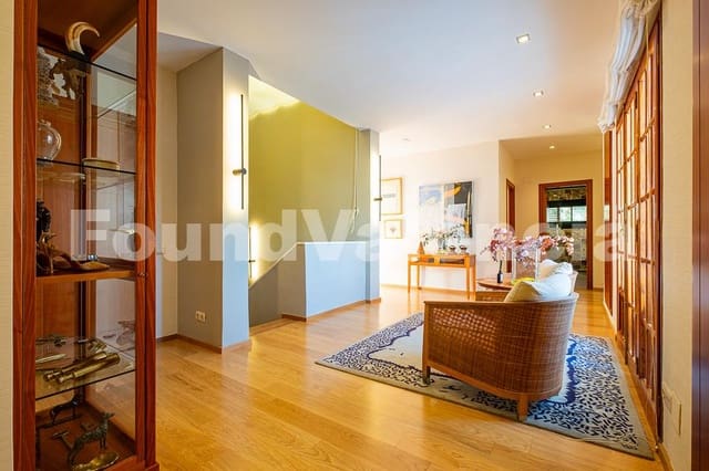 6 soverom Villa til salgs i Chiva - € 1 390 000 (Ref: 8002326)