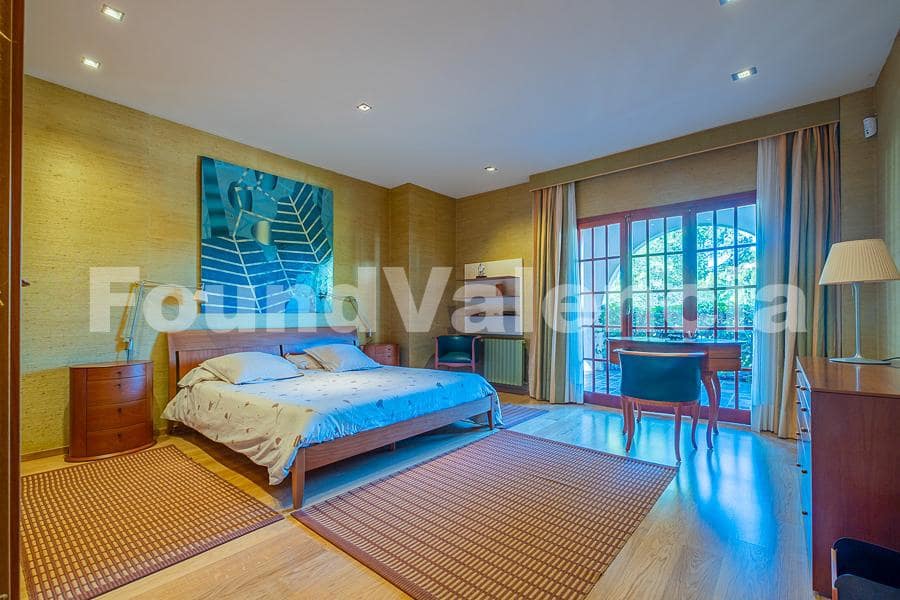 6 soveværelse Villa til salg i Chiva - € 1.390.000 (Ref: 8002326)