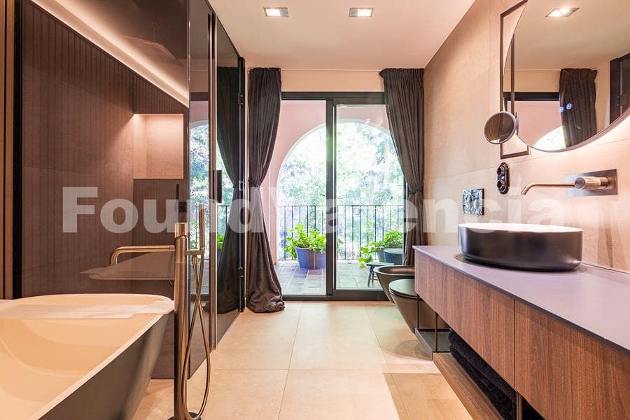 6 soveværelse Villa til salg i Chiva - € 1.390.000 (Ref: 8002326)