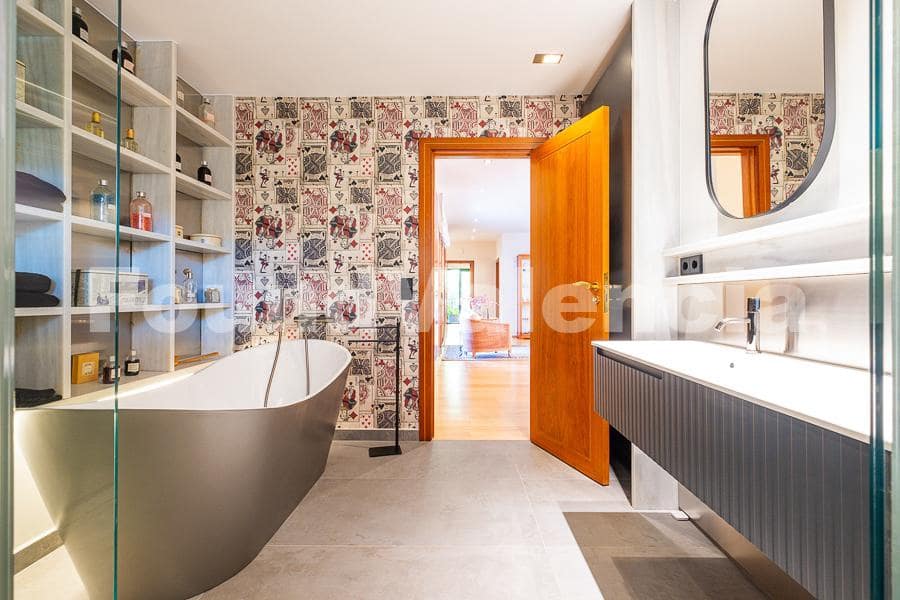 6 soveværelse Villa til salg i Chiva - € 1.390.000 (Ref: 8002326)