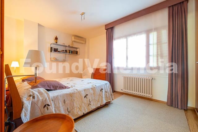 6 soverom Villa til salgs i Chiva - € 1 390 000 (Ref: 8002326)