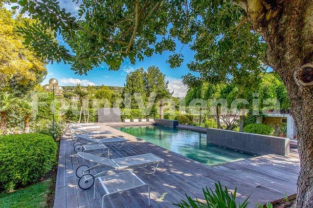 6 soverom Villa til salgs i Chiva - € 1 390 000 (Ref: 8002326)