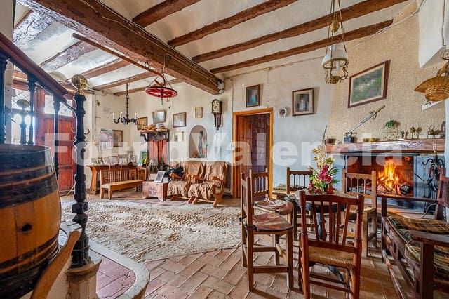 17 bedroom Villa for sale in Bocairent - € 3,000,000 (Ref: 8128841)