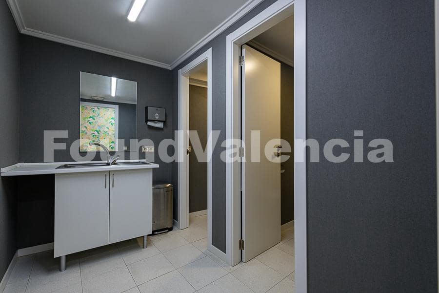 4 bedroom Apartment for sale in Valencia city - € 600,000 (Ref: 8190038)