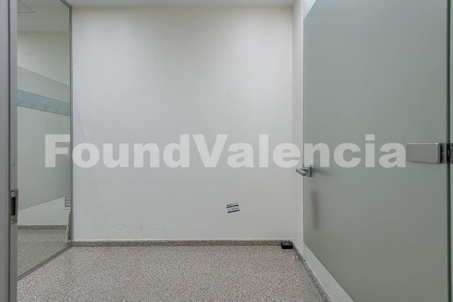 4 bedroom Apartment for sale in Valencia city - € 600,000 (Ref: 8190038)