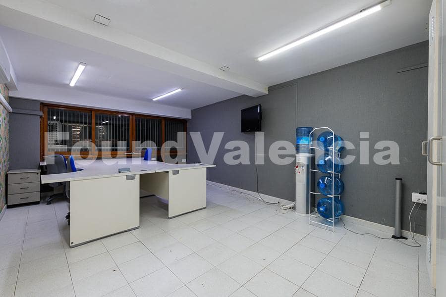 4 bedroom Apartment for sale in Valencia city - € 600,000 (Ref: 8190038)