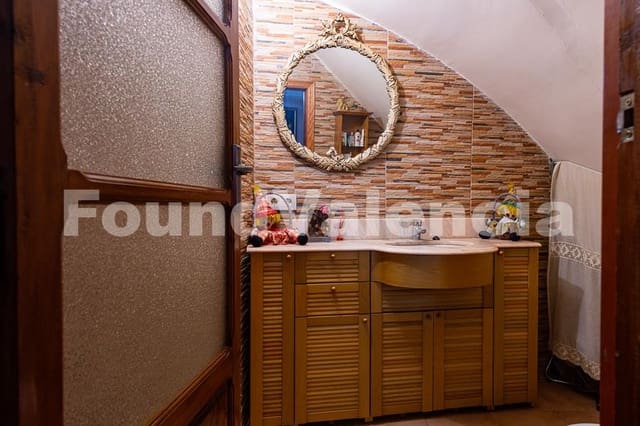 4 bedroom Villa for sale in Albaida - € 220,000 (Ref: 8238264)