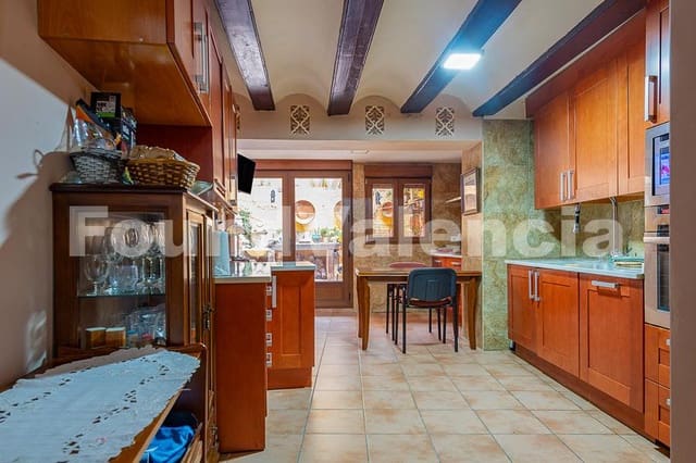 4 bedroom Villa for sale in Albaida - € 220,000 (Ref: 8238264)