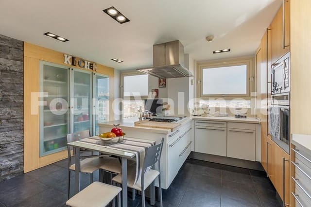 5 bedroom Apartment for sale in Valencia city - € 1,410,000 (Ref: 8337429)