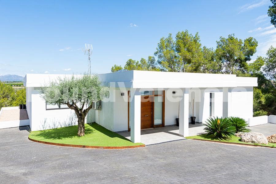 6 soverom Villa til salgs i Chiva - € 1 150 000 (Ref: 8384645)