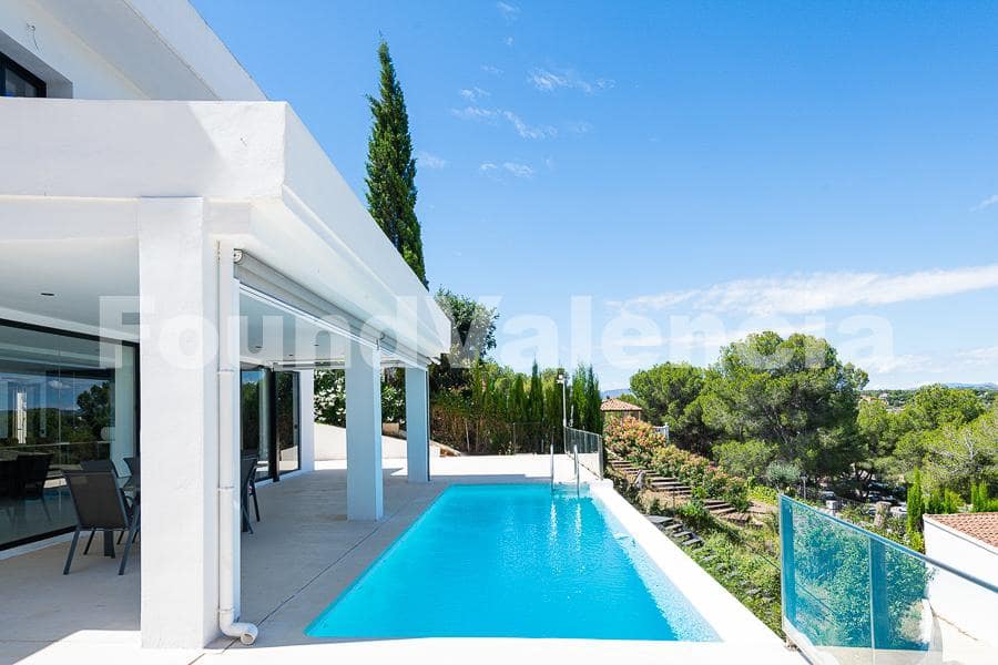 6 soverom Villa til salgs i Chiva - € 1 150 000 (Ref: 8384645)