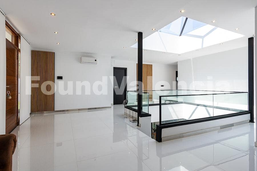 6 soverom Villa til salgs i Chiva - € 1 150 000 (Ref: 8384645)