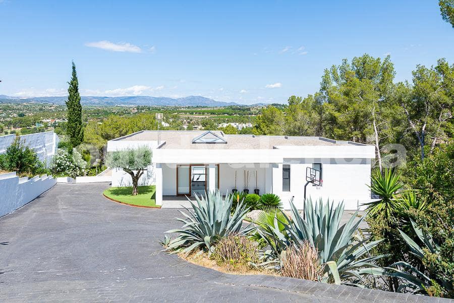 6 soverom Villa til salgs i Chiva - € 1 150 000 (Ref: 8384645)