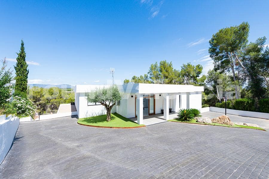 6 soverom Villa til salgs i Chiva - € 1 150 000 (Ref: 8384645)