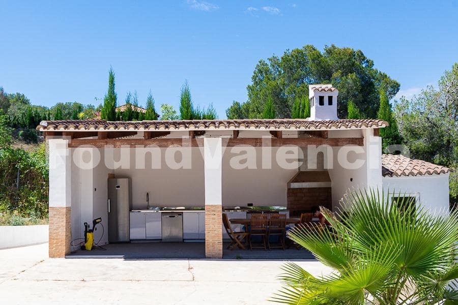 6 soverom Villa til salgs i Chiva - € 1 150 000 (Ref: 8384645)