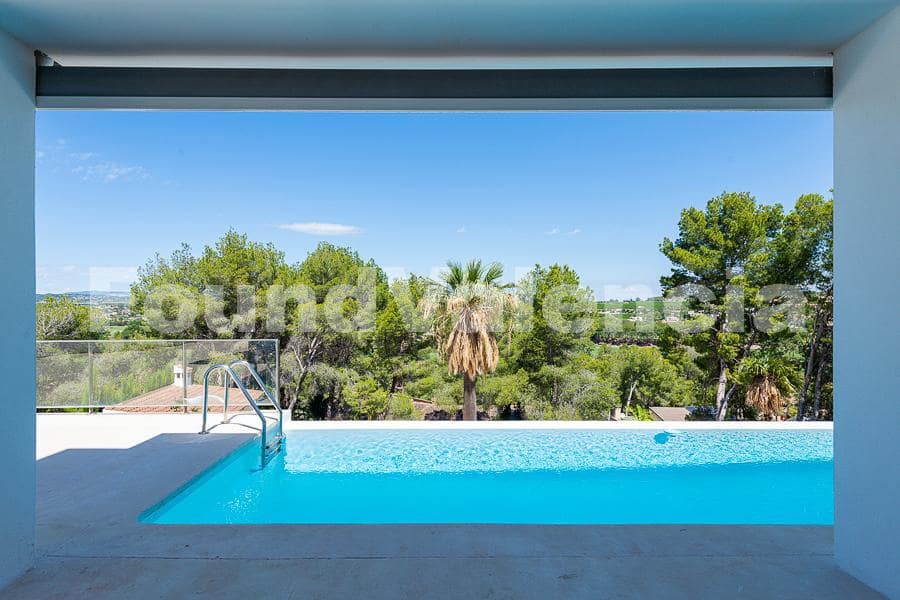 6 soverom Villa til salgs i Chiva - € 1 150 000 (Ref: 8384645)