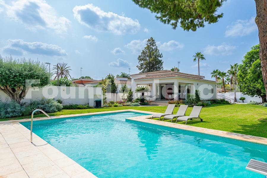 5 bedroom Villa for sale in L'Eliana - € 1,200,000 (Ref: 8488457)