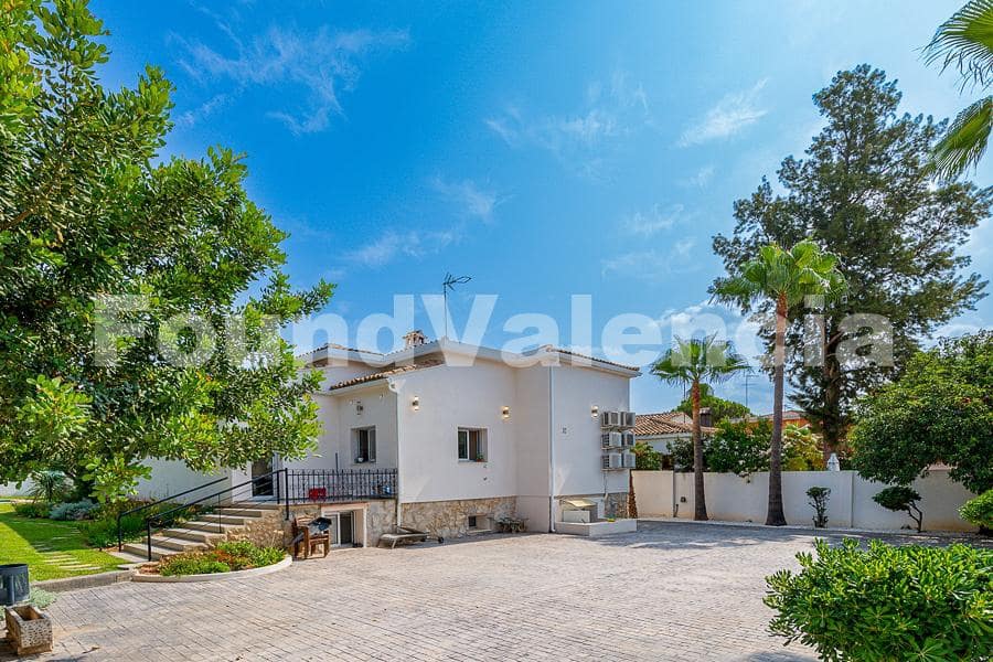 5 bedroom Villa for sale in L'Eliana - € 1,200,000 (Ref: 8488457)