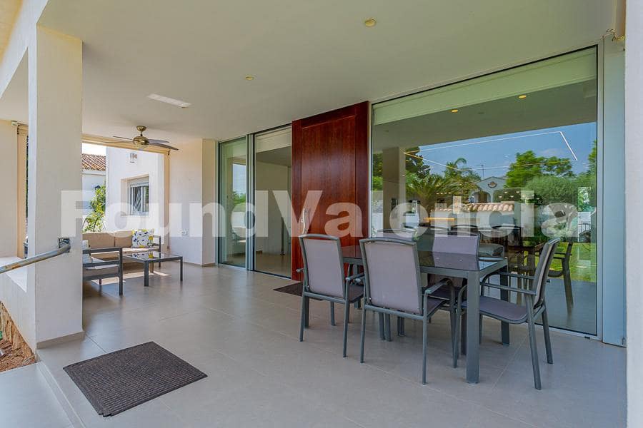 5 bedroom Villa for sale in L'Eliana - € 1,200,000 (Ref: 8488457)