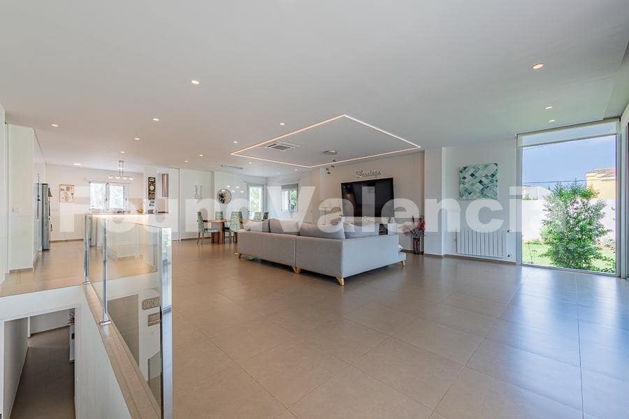 5 bedroom Villa for sale in L'Eliana - € 1,200,000 (Ref: 8488457)