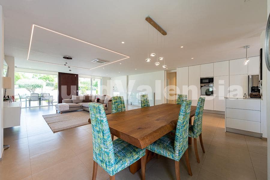 5 bedroom Villa for sale in L'Eliana - € 1,200,000 (Ref: 8488457)