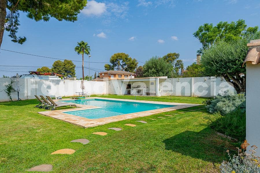 5 bedroom Villa for sale in L'Eliana - € 1,200,000 (Ref: 8488457)