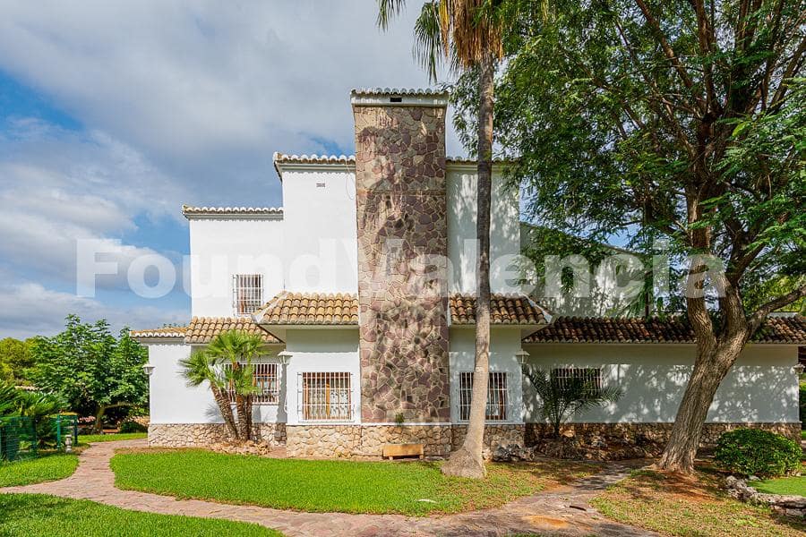 6 slaapkamer Villa te koop in L'Eliana - € 865.000 (Ref: 8511249)