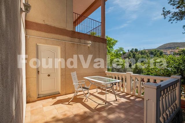 4 soverom Villa til salgs i Chiva - € 349 000 (Ref: 8583244)