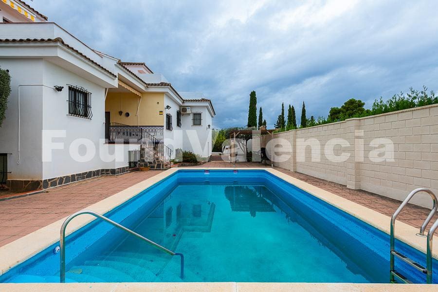11 bedroom Villa for sale in L'Eliana - € 690,000 (Ref: 8664786)
