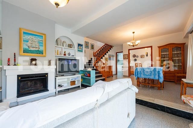 11 bedroom Villa for sale in L'Eliana - € 690,000 (Ref: 8664786)