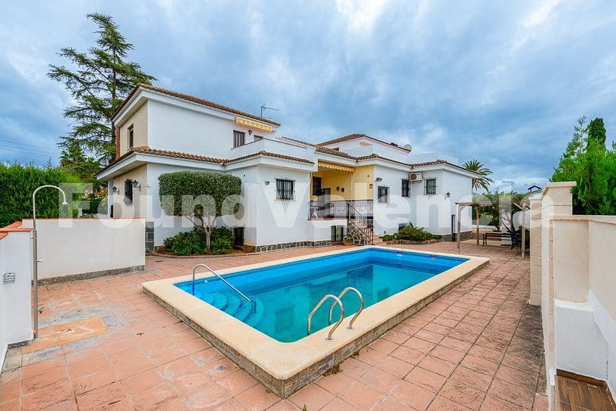 11 bedroom Villa for sale in L'Eliana - € 690,000 (Ref: 8664786)