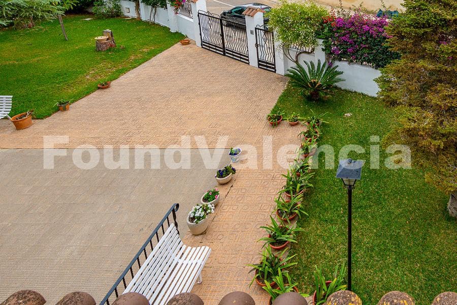 11 bedroom Villa for sale in L'Eliana - € 690,000 (Ref: 8664786)