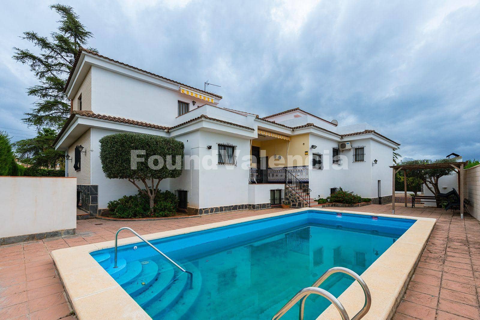 11 sovrum Villa till salu i L'Eliana - 690 000 € (Ref: 8677381)