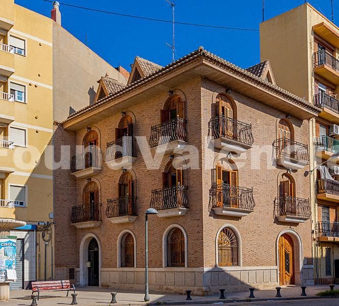 Apartamento de 16 habitaciones en València ciudad en venta - 850.000 € (Ref: 8697600)